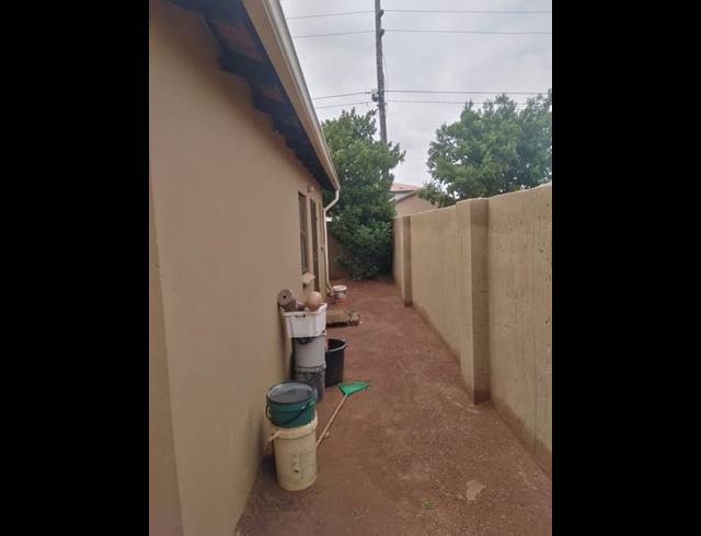 3 BEDROOM HOUSE FOR SALE IN PROTEA GLEN EXT